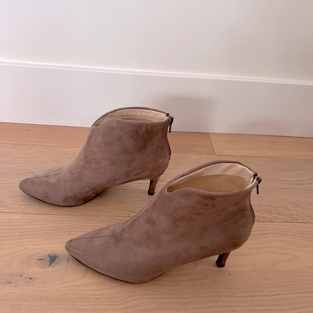 Taupe suede booties with low heel